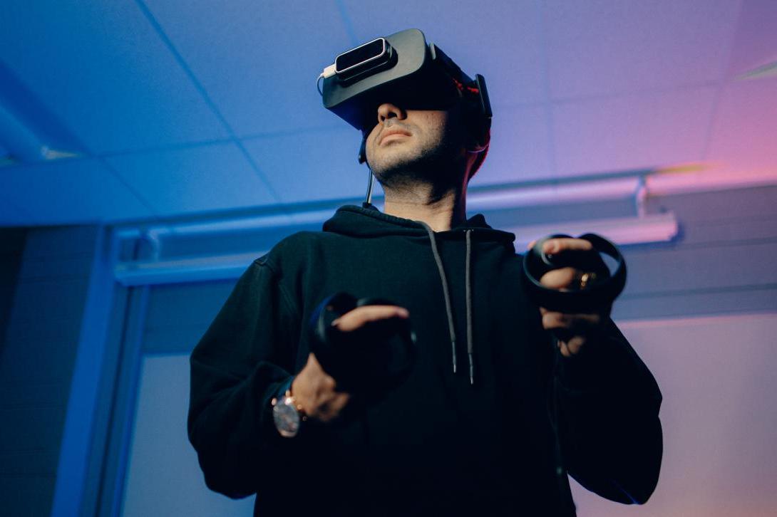 student using virtual reality headset